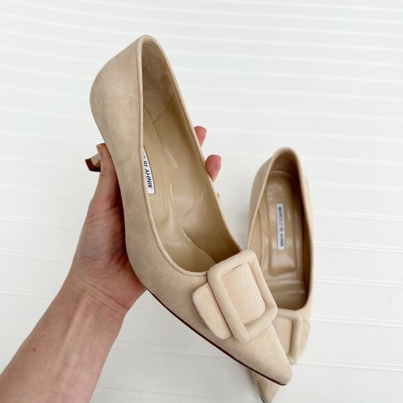 Manolo Blahnik Maysale Suede Tan Buckle Kitten Heel Pumps Nude Pointed Toe 40 - Picture 2 of 10